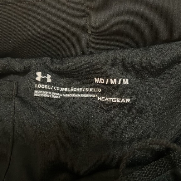 Under Armour Fitness Shorts sz Medium - Picture 2 of 8